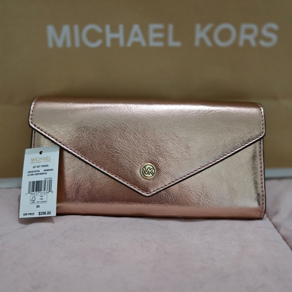 Michael Kors Rose Gold Wallet - Picture 1 of 3